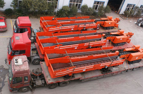 The Mucking Loader and Shuttle Mining Car Are Exported To Laos