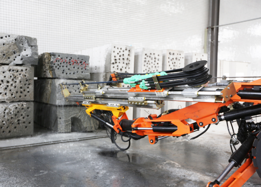 Jiangxi Siton Skillfully Applied Double-layer Boosters—to Make Tunneling Trolleys Easily Drive Anchor Rods